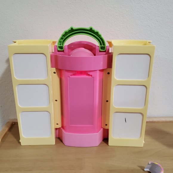 Fisher Price 2006 Mattel Fashion Wardrobe Doll - Picture 5 of 7